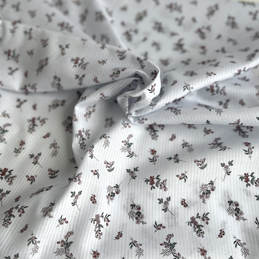 Voile de coton organique imprimé fleuri fond blanc Tissus issus de l'agriculture biologique  - 1