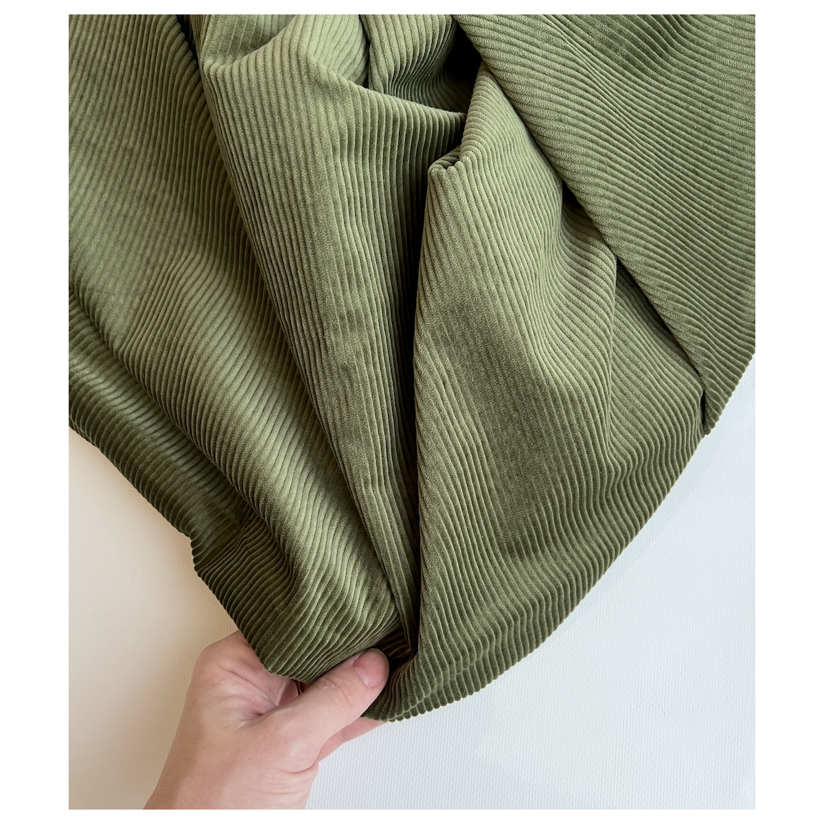 Velours à côtes coton organique coloris vert mousse  - 2