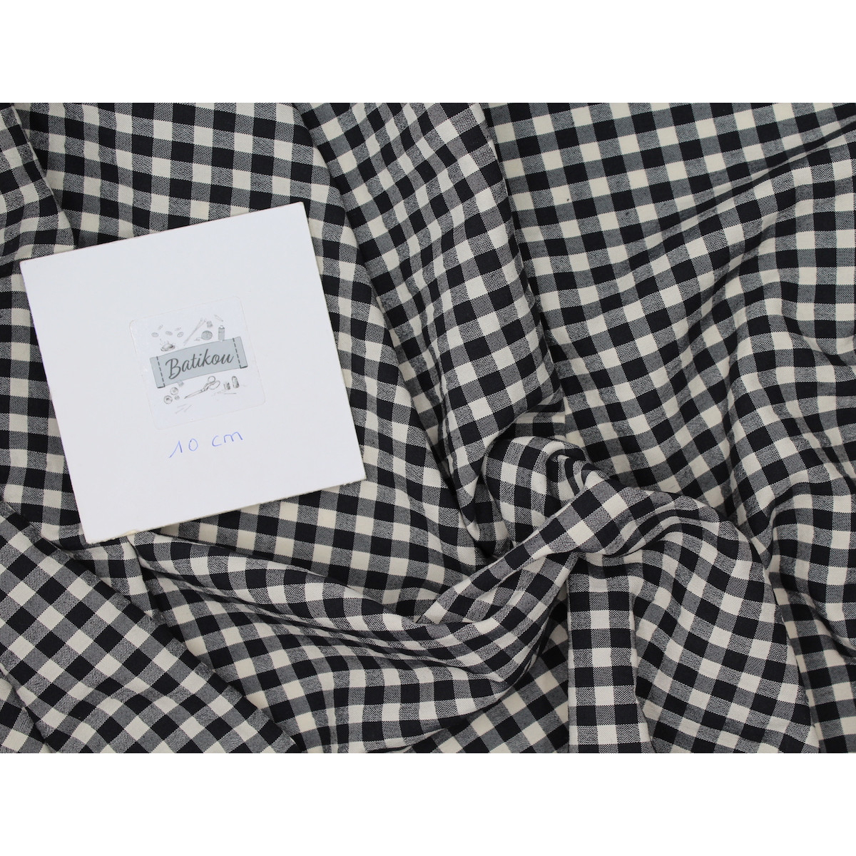 Seersucker / Coton gaufré vichy moyen 6mm noir écru Seersucker / Coton gaufré vichy moyen 6mm noir écru