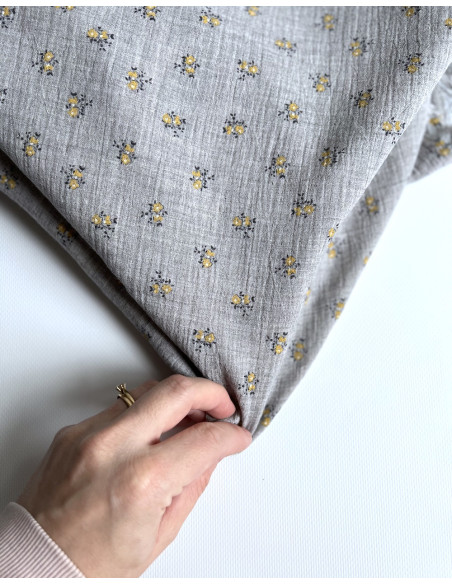 IDA - Double gaze de coton BIO chiné coloris gris fleuri Tissus issus de l'agriculture biologique  - 2