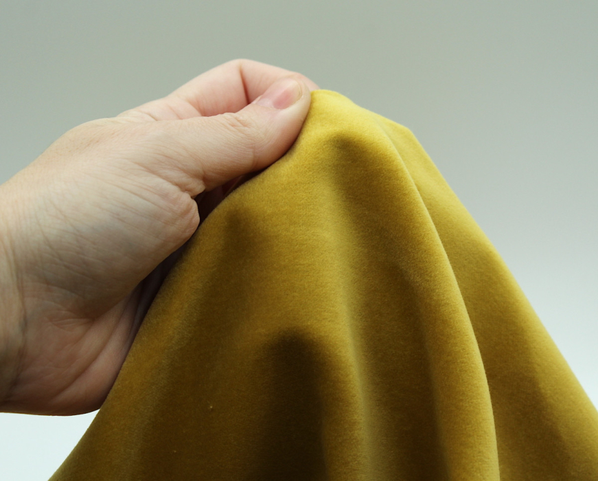 Velours ras coton organique coloris jaune safran