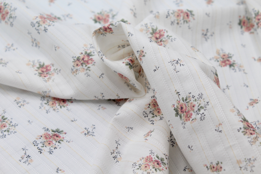 Tissu coton texturé / jacquard fleuri rose nude et lurex Tissus issus de l'agriculture biologique  - 3