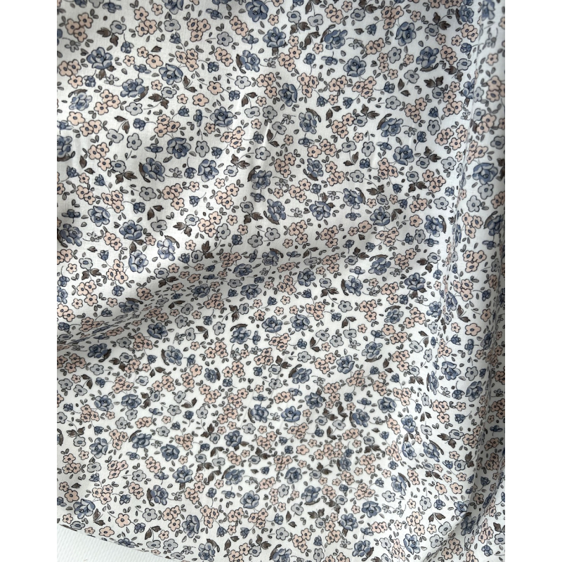 Elbée - Batiste de coton SILKYNE à imprimé fleuri porcelaine Tissus issus de l'agriculture biologique  - 6