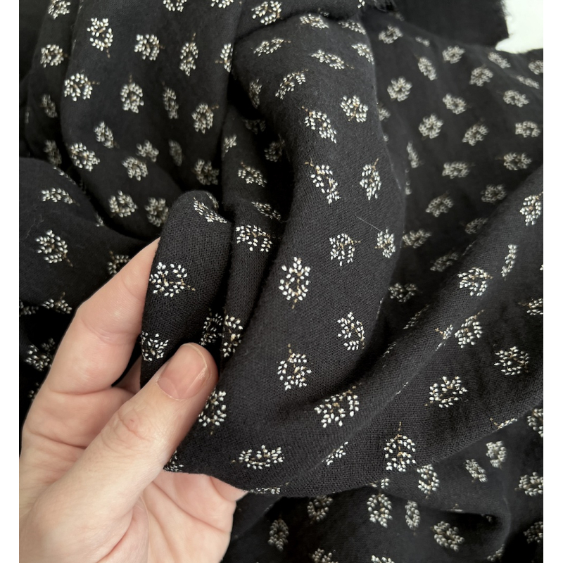 Double gaze de coton BIO noir motif branches Tissus issus de l'agriculture biologique  - 3