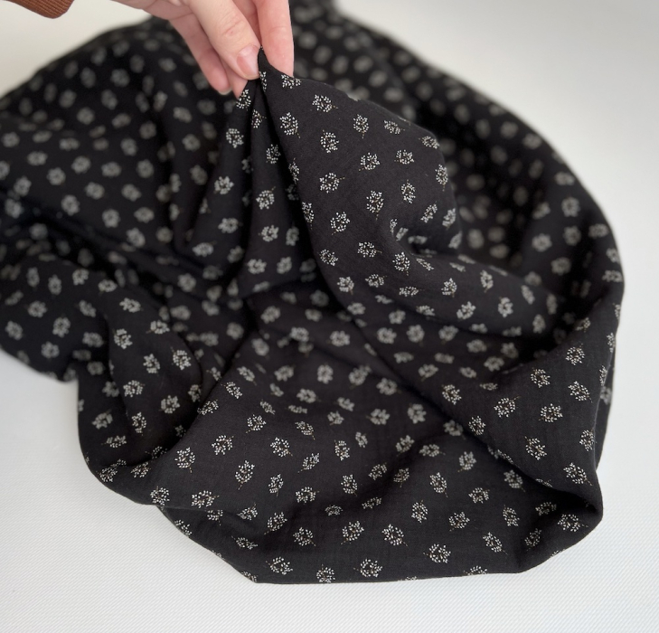 Double gaze de coton BIO noir motif branches Tissus issus de l'agriculture biologique  - 4