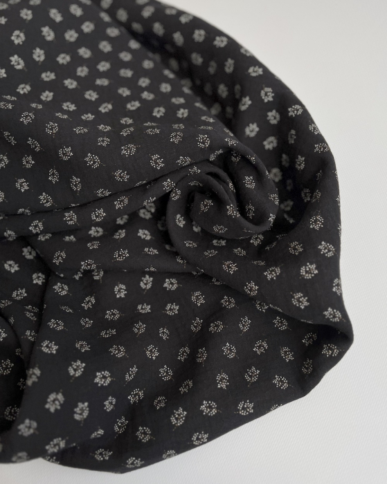 Double gaze de coton BIO noir motif branches Tissus issus de l'agriculture biologique  - 5