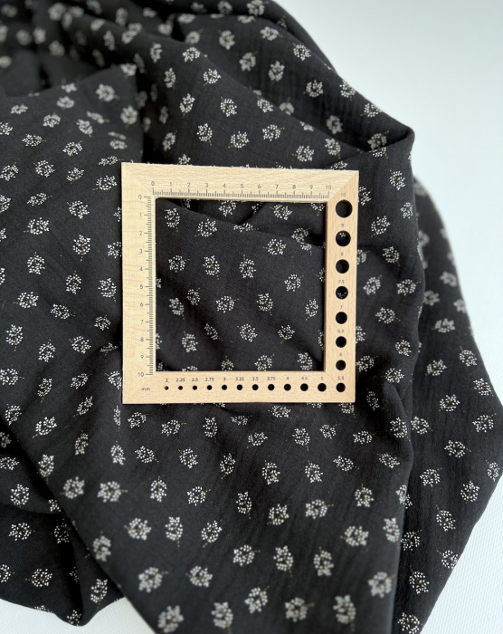 Double gaze de coton BIO noir motif branches Tissus issus de l'agriculture biologique  - 7