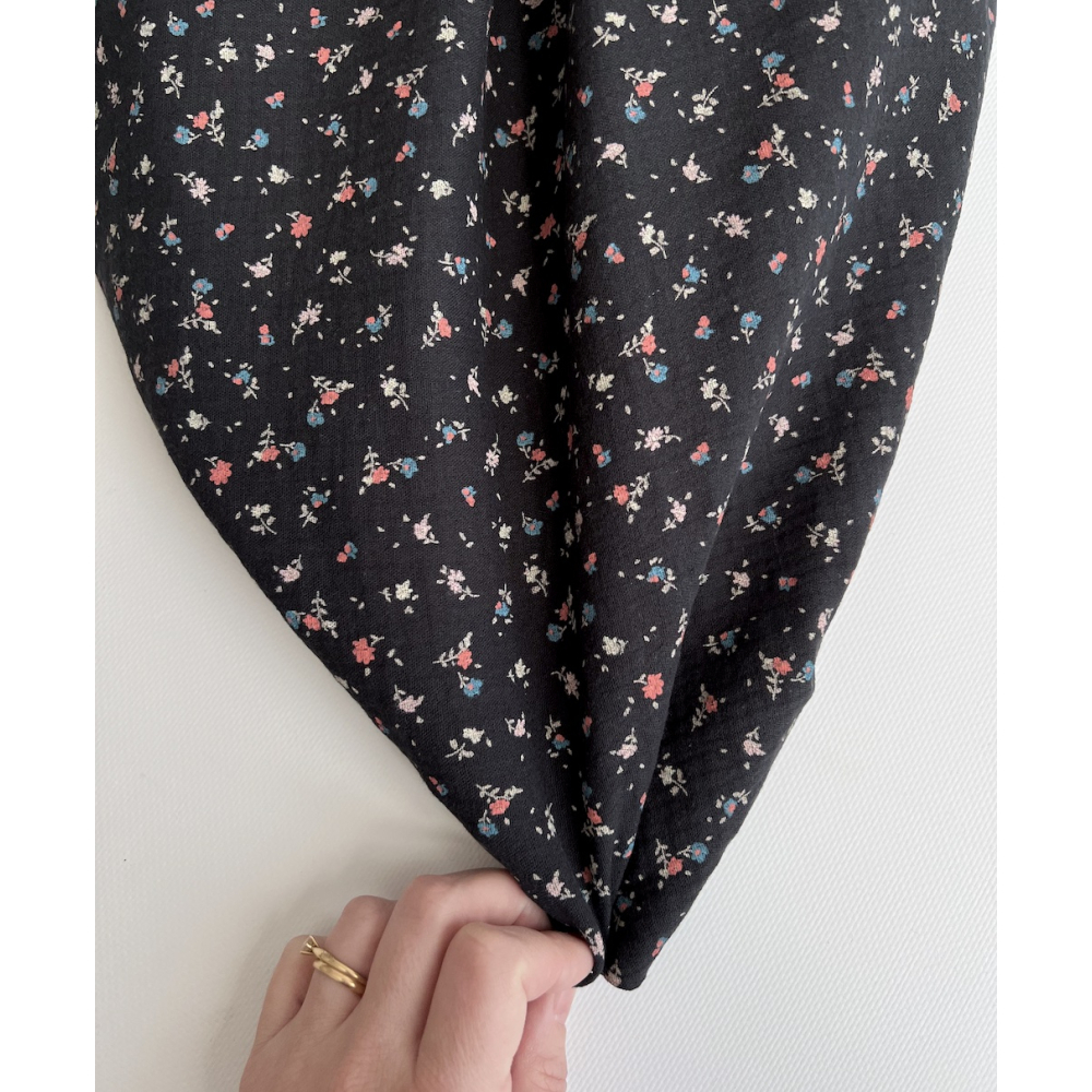 Double gaze de coton BIO anthracite motif fleuri Tissus issus de l'agriculture biologique  - 2