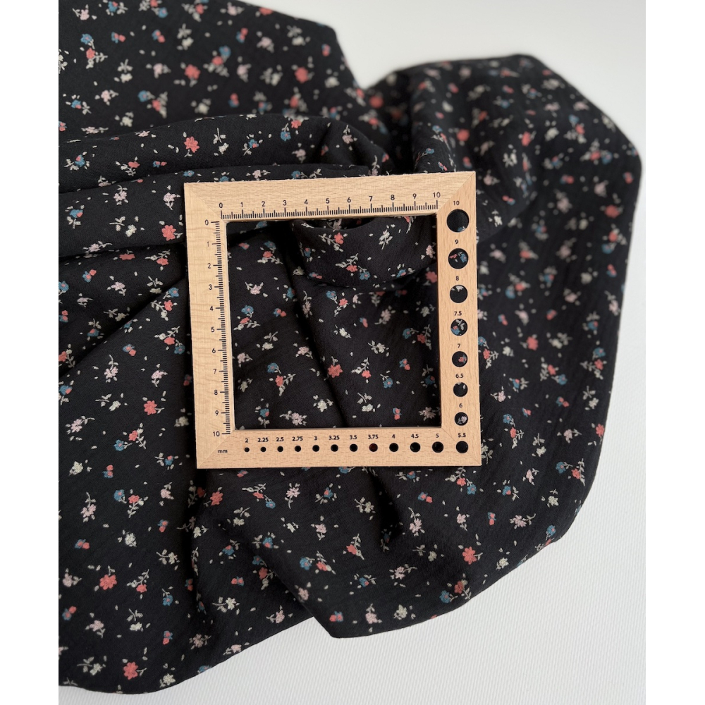 Double gaze de coton BIO anthracite motif fleuri Tissus issus de l'agriculture biologique  - 4