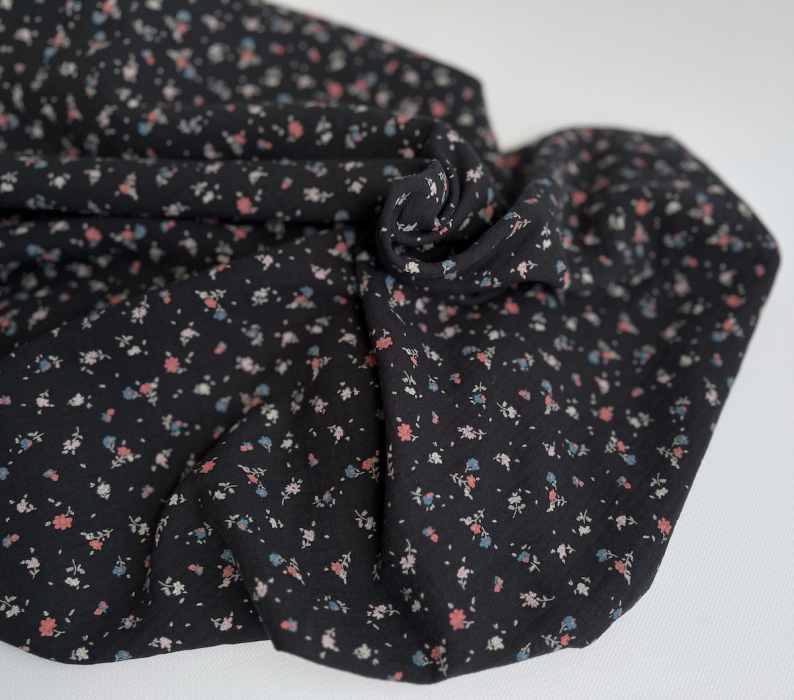 Double gaze de coton BIO anthracite motif fleuri Tissus issus de l'agriculture biologique  - 6