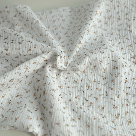 Double gaze de coton Janet blanc motifs fleuris naturel Batikou - 1 Double gaze de coton Janet blanc motifs fleuris naturel Batikou - 1