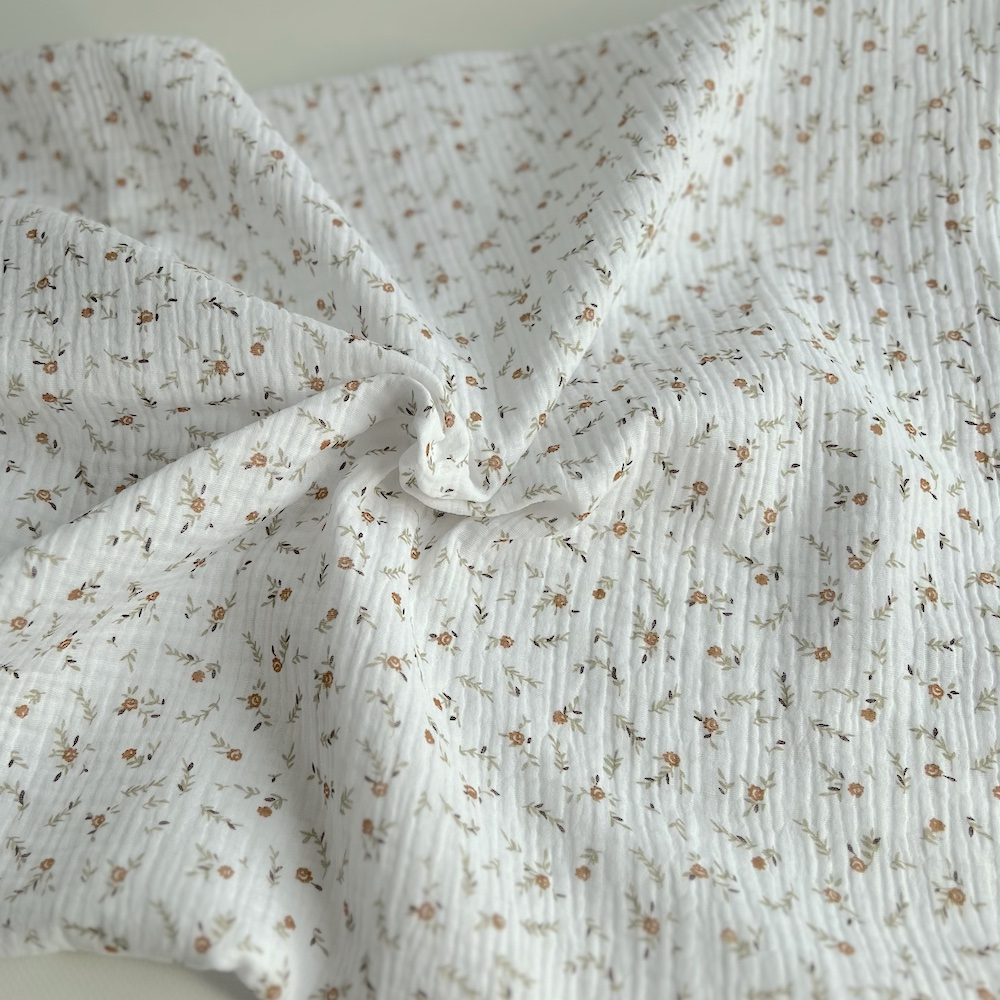 Double gaze de coton Janet blanc motifs fleuris naturel Batikou - 1