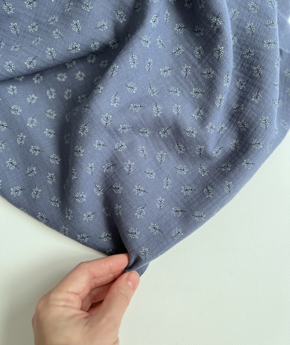 Double gaze de coton BIO bleu jean motif branches Tissus issus de l'agriculture biologique  - 3