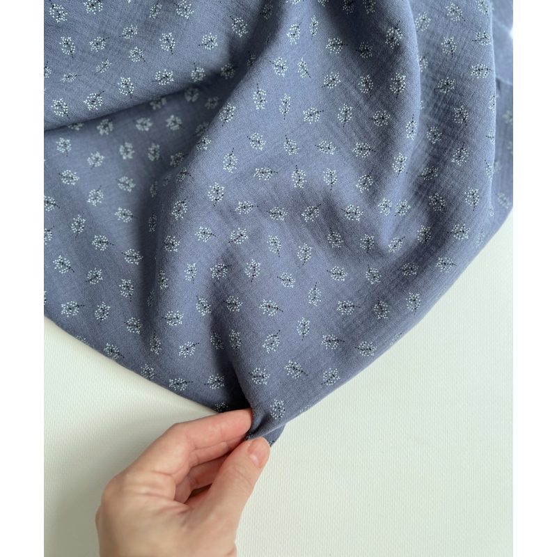 Double gaze de coton BIO bleu jean motif branches Tissus issus de l'agriculture biologique  - 3