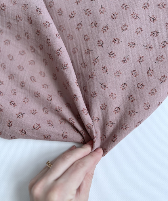 Double gaze de coton BIO vieux rose motif branches Tissus issus de l'agriculture biologique  - 2