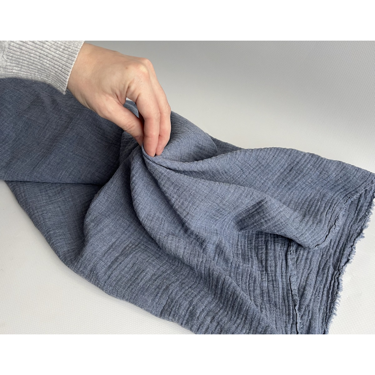 Double gaze de coton BIO chiné coloris bleu denim Tissus issus de l'agriculture biologique  - 3 Double gaze de coton BIO chiné coloris bleu denim Tissus issus de l'agriculture biologique  - 3