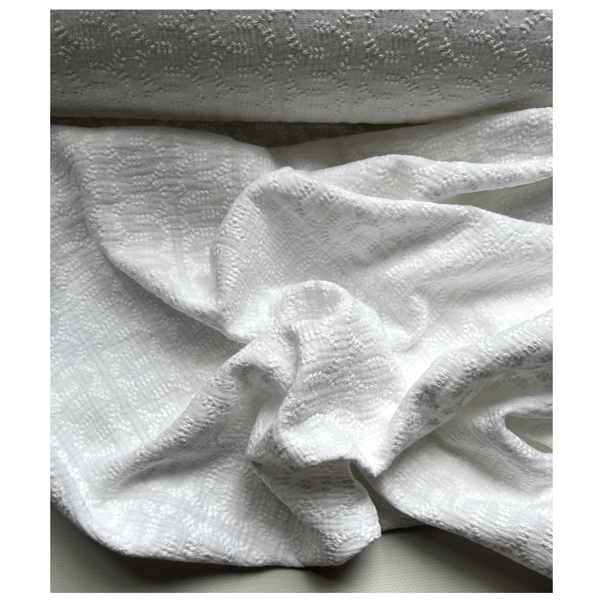 Double gaze de coton broderie anglaise coloris blanc Qualité Oeko-tex - 7