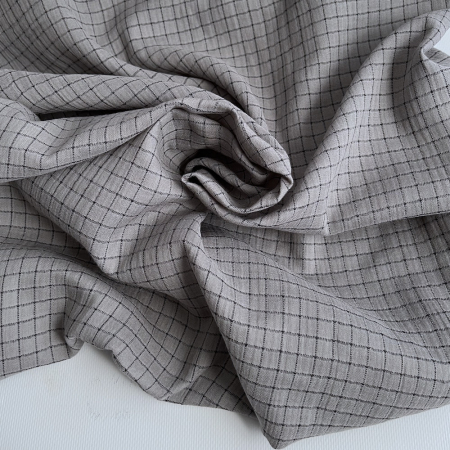 Theo - Gaze de coton lisse tissage carreaux coloris gris souris Tissus issus de l'agriculture biologique  - 1 Theo - Gaze de coton lisse tissage carreaux coloris gris souris Tissus issus de l'agriculture biologique  - 1