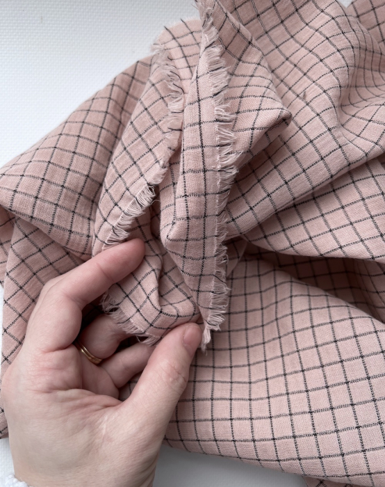 Theo - Gaze de coton lisse tissage carreaux coloris rose thé Tissus issus de l'agriculture biologique  - 2
