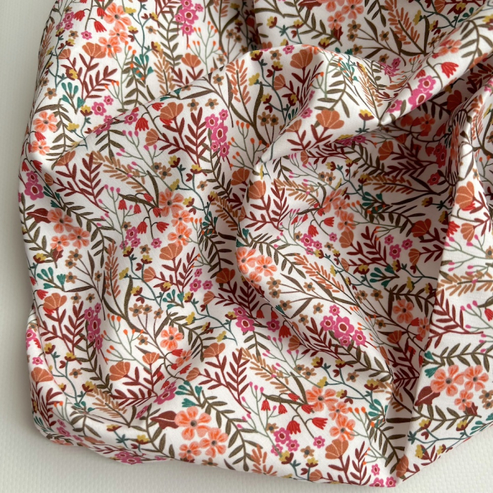 Lucie - Popeline classique coton BIO fond blanc à motifs fleuri vitaminé Tissus issus de l'agriculture biologique  - 1