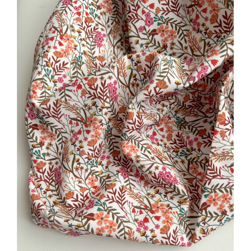 Lucie - Popeline classique coton BIO fond blanc à motifs fleuri vitaminé Tissus issus de l'agriculture biologique  - 4