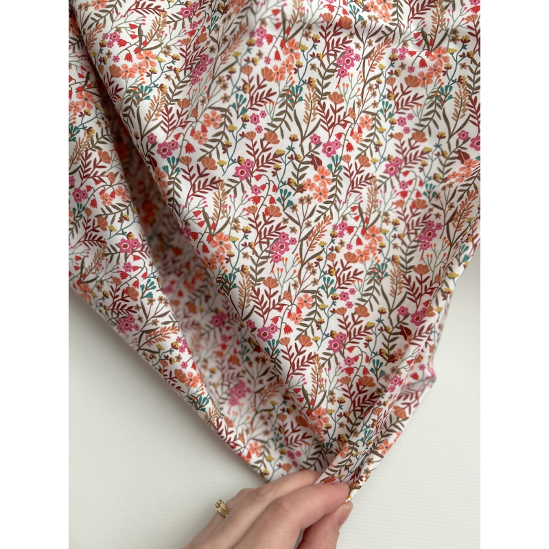 Lucie - Popeline classique coton BIO fond blanc à motifs fleuri vitaminé Tissus issus de l'agriculture biologique  - 5