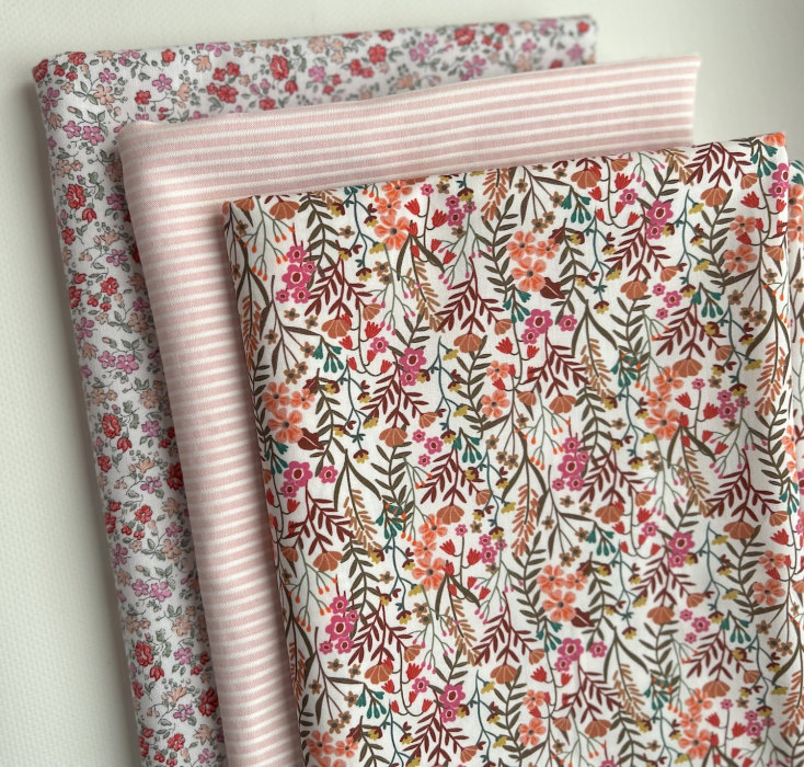 Lucie - Popeline classique coton BIO fond blanc à motifs fleuri vitaminé Tissus issus de l'agriculture biologique  - 10