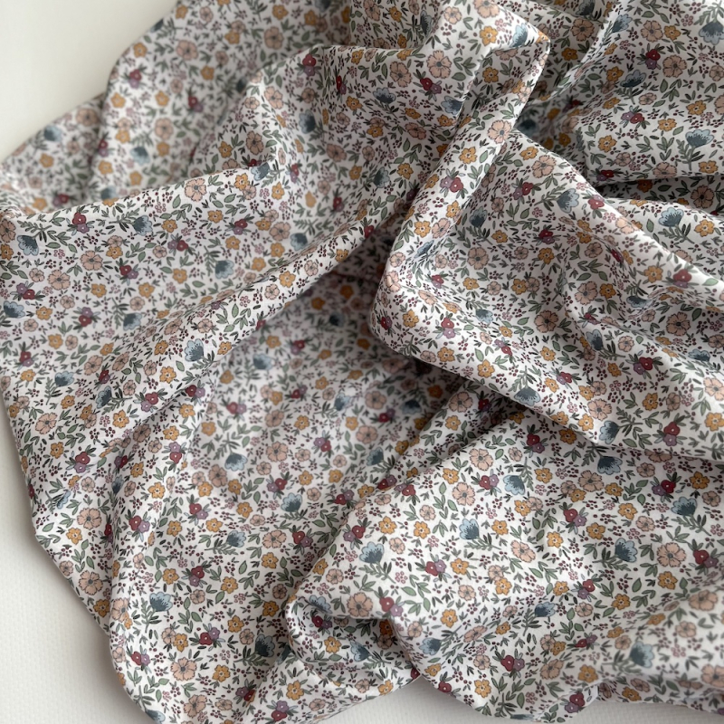 Odilie - Batiste de coton SILKYNE à imprimé fleuri Tissus issus de l'agriculture biologique  - 1