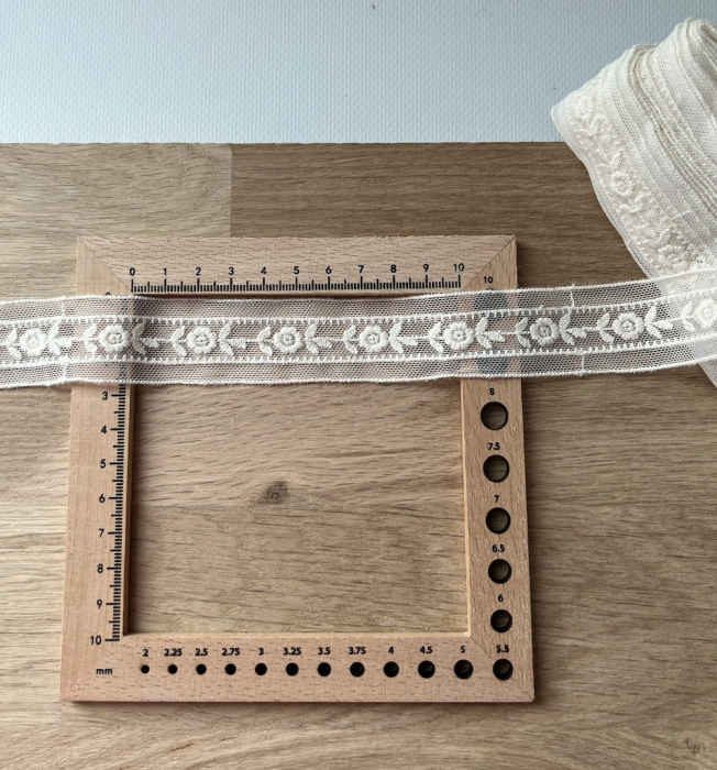 Galon tulle souple crème broderie coton brodé 28mm x 1m Batikou - 3