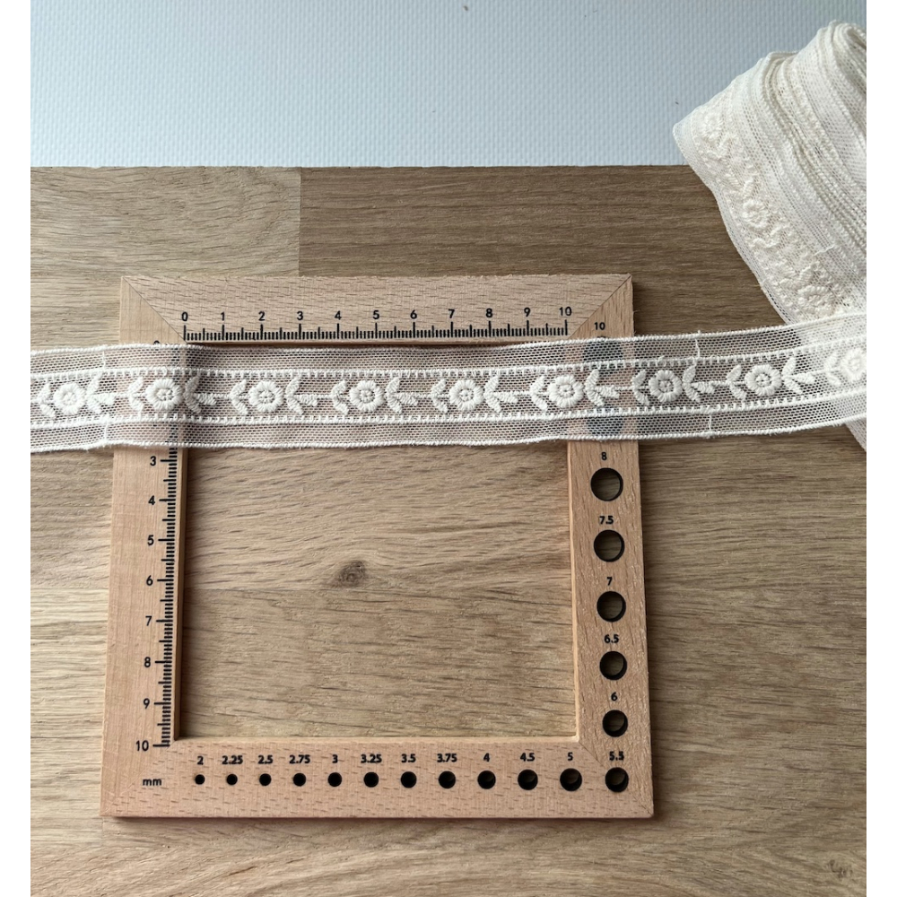 Galon tulle souple crème broderie coton brodé 28mm x 1m Batikou - 3