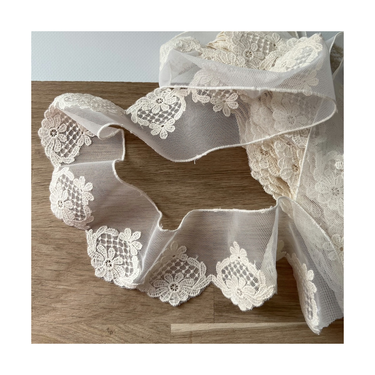 Galon tulle souple crème broderie coton brodé 68mm x 1m Batikou - 3 Galon tulle souple crème broderie coton brodé 68mm x 1m Batikou - 3