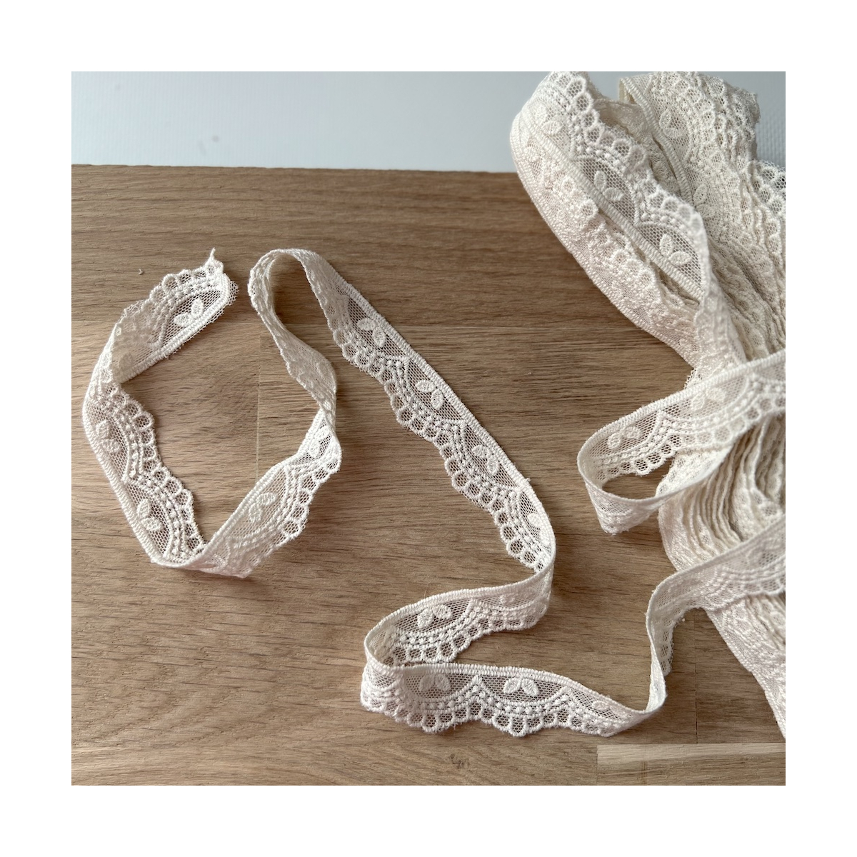 Galon tulle souple crème broderie coton brodé 20mm x 1m Batikou - 1 Galon tulle souple crème broderie coton brodé 20mm x 1m Batikou - 1