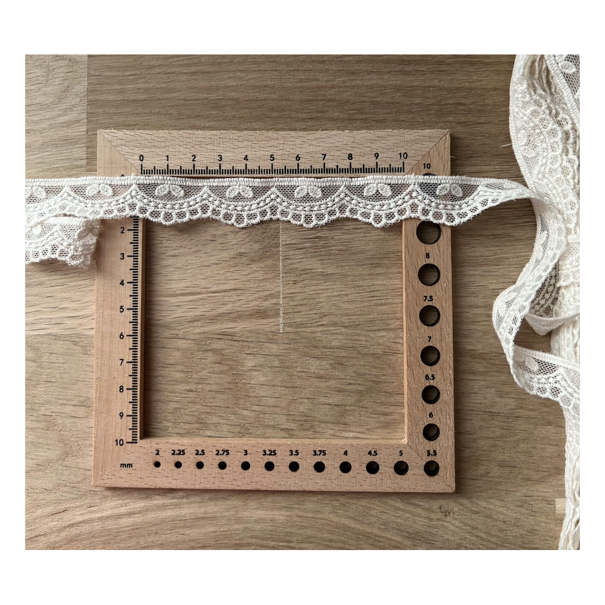 Galon tulle souple crème broderie coton brodé 20mm x 1m Batikou - 3 Galon tulle souple crème broderie coton brodé 20mm x 1m Batikou - 3