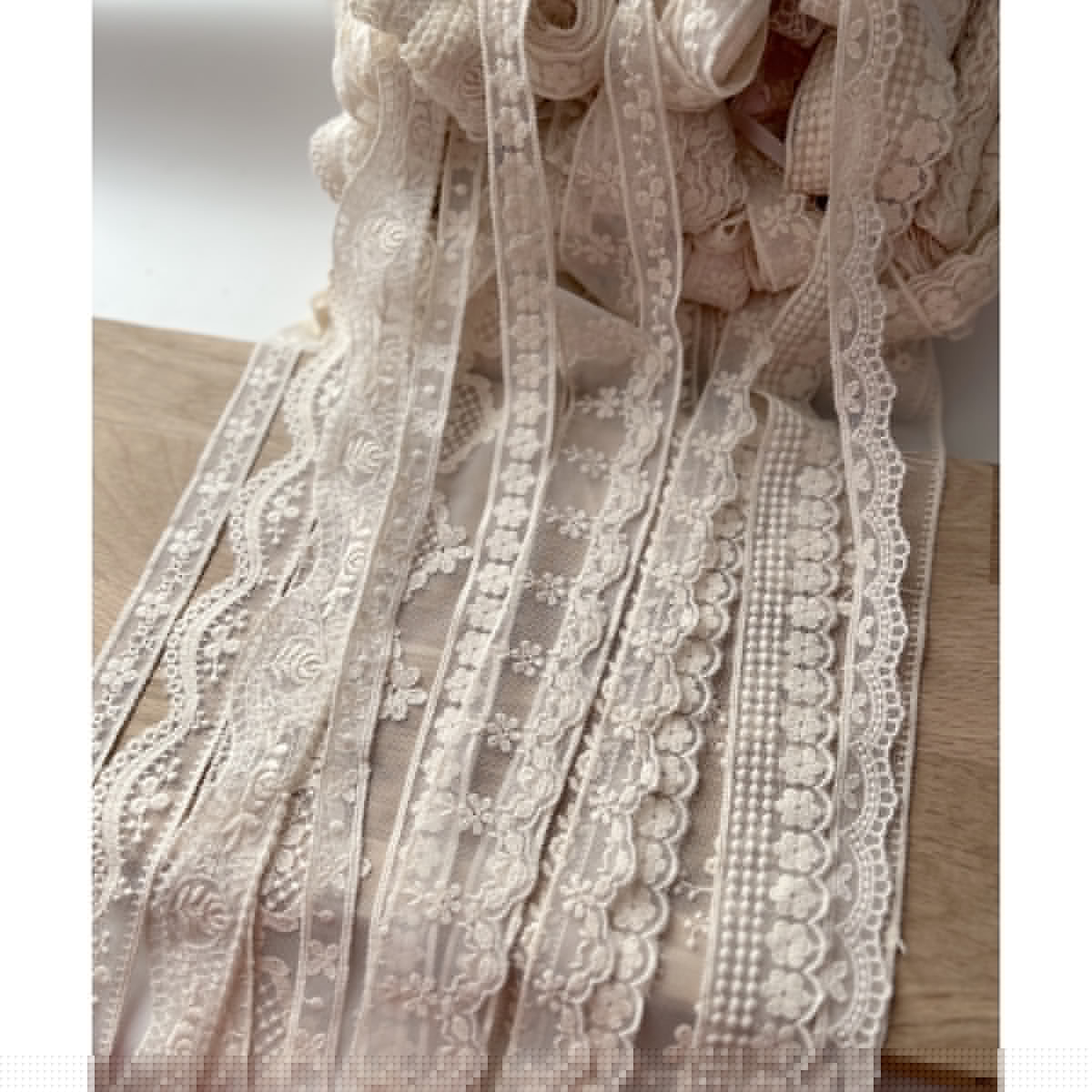 Galon tulle souple crème broderie coton brodé 20mm x 1m Batikou - 5 Galon tulle souple crème broderie coton brodé 20mm x 1m Batikou - 5