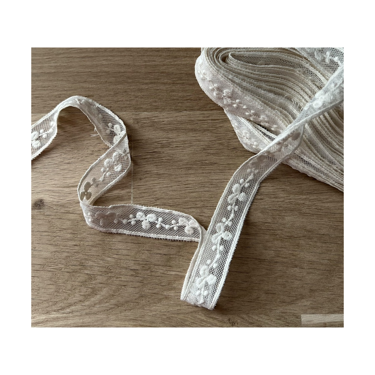 Galon tulle souple crème broderie coton brodé 19mm x 1m Batikou - 2 Galon tulle souple crème broderie coton brodé 19mm x 1m Batikou - 2