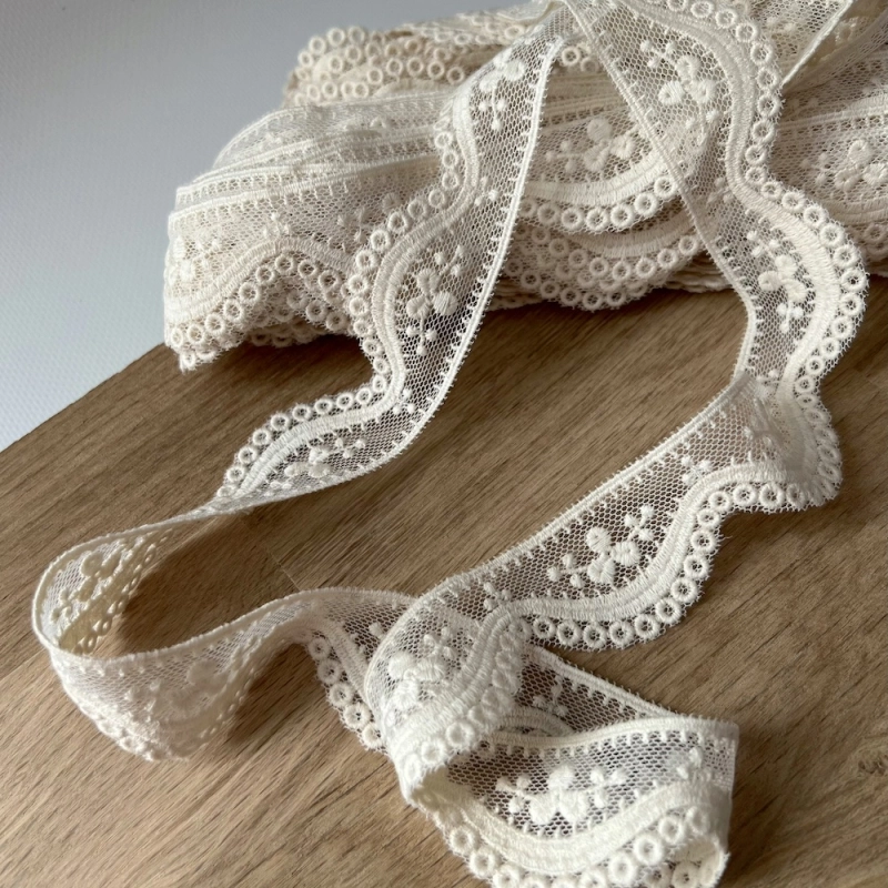 Galon tulle souple crème broderie coton brodé 33mm x 1m Batikou - 1