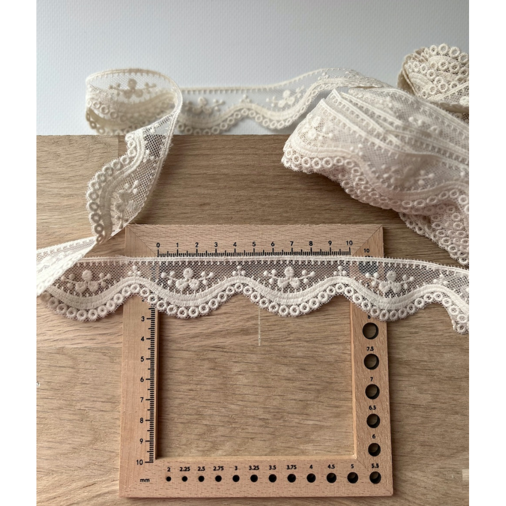 Galon tulle souple crème broderie coton brodé 33mm x 1m Batikou - 2