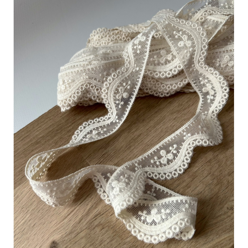 Galon tulle souple crème broderie coton brodé 33mm x 1m Batikou - 4