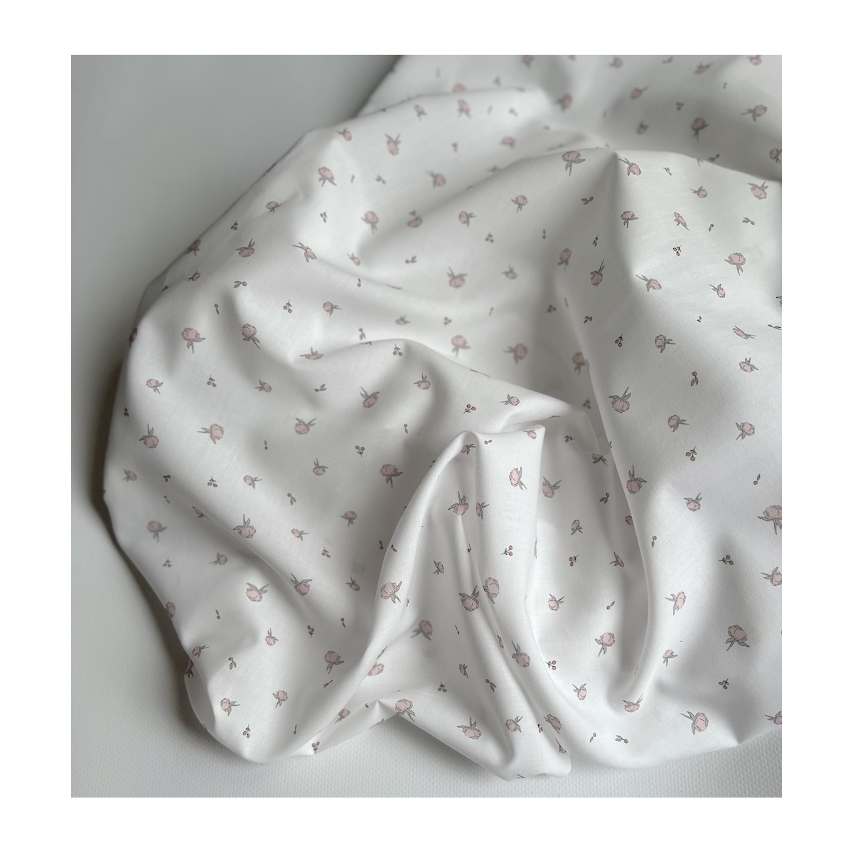 Peony - Batiste de coton BIO imprimé exclusif Tissus issus de l'agriculture biologique  - 7 Peony - Batiste de coton BIO imprimé exclusif Tissus issus de l'agriculture biologique  - 7