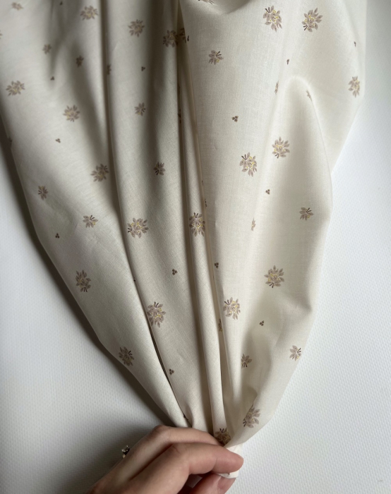 Marcel - Batiste de coton BIO Silkyne imprimé exclusif fond beige Tissus issus de l'agriculture biologique  - 2
