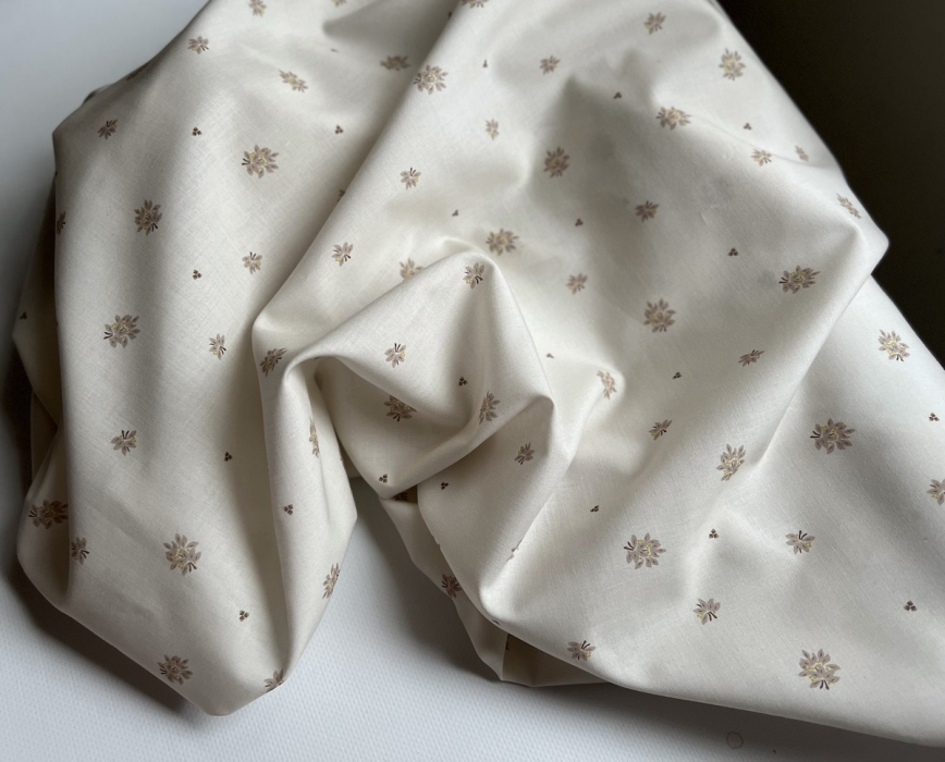 Marcel - Batiste de coton BIO Silkyne imprimé exclusif fond beige Tissus issus de l'agriculture biologique  - 5