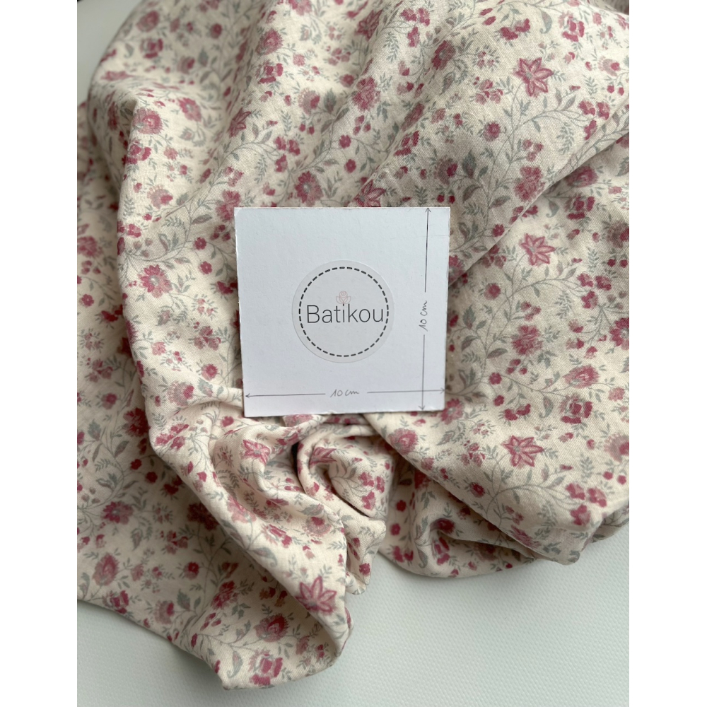 Jaya - Double gaze de coton coloris fond rose poudré imprimé fleuri Tissus issus de l'agriculture biologique  - 5