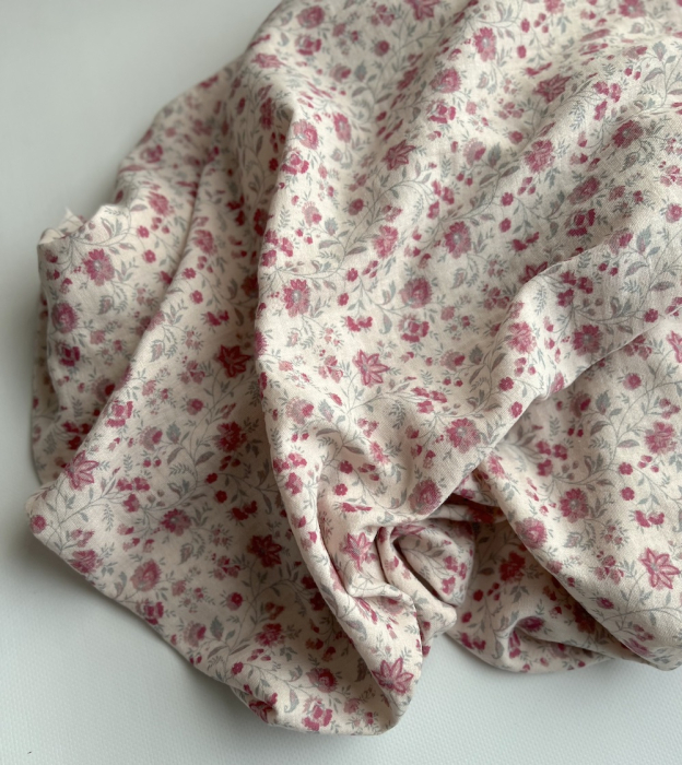 Jaya - Double gaze de coton coloris fond rose poudré imprimé fleuri Tissus issus de l'agriculture biologique  - 7