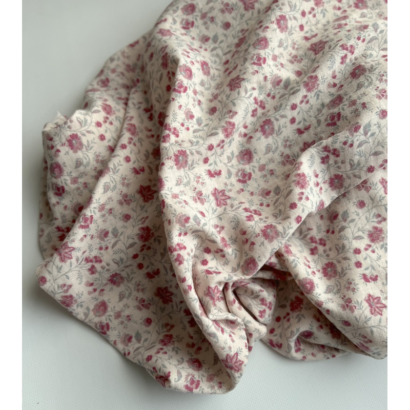 Jaya - Double gaze de coton coloris fond rose poudré imprimé fleuri Tissus issus de l'agriculture biologique  - 7