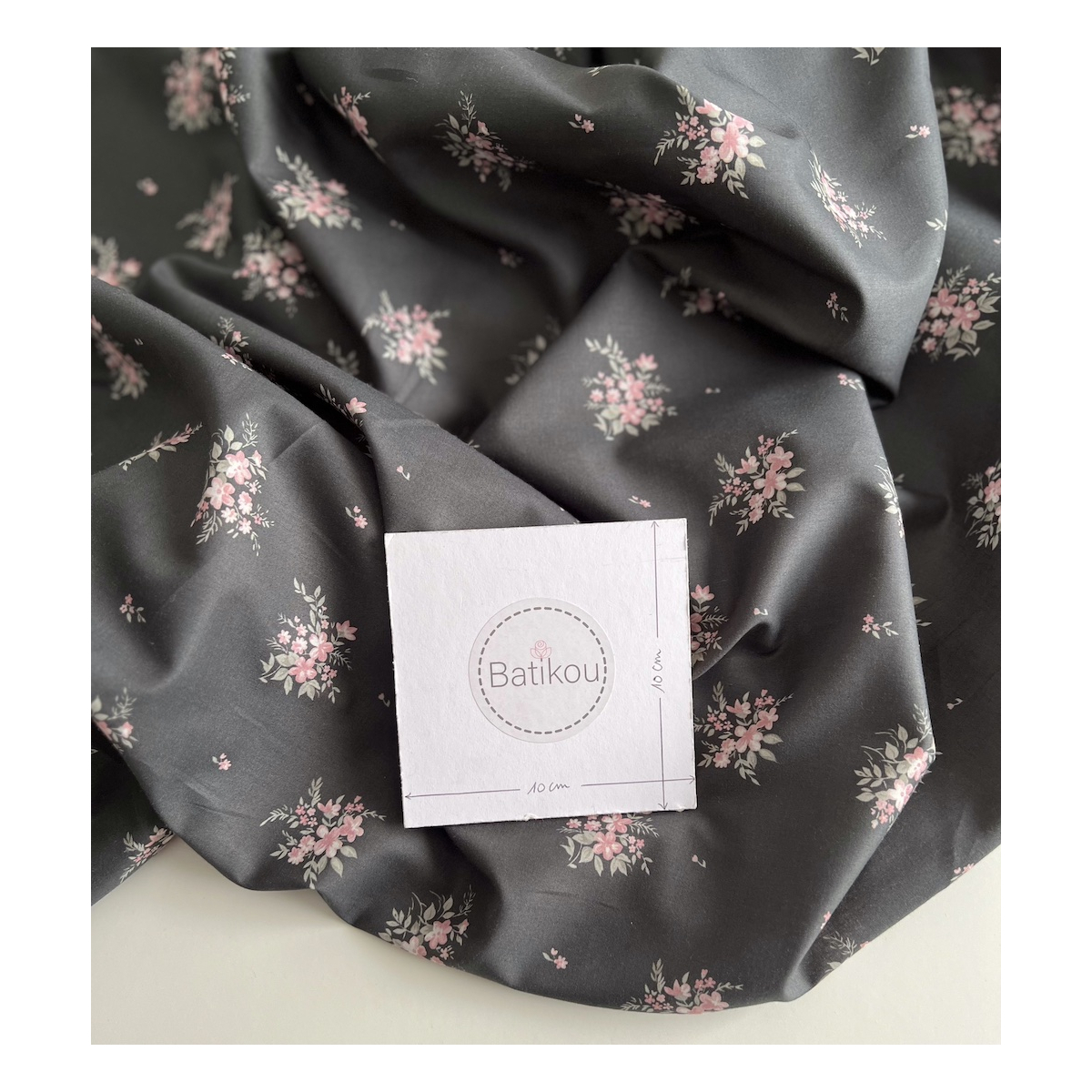 Estelle - Batiste de coton Silkyne BIO imprimé exclusif Anthracite/rose Batikou - 6 Estelle - Batiste de coton Silkyne BIO imprimé exclusif Anthracite/rose Batikou - 6