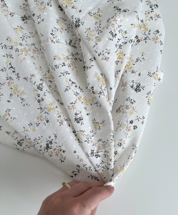 Coline - Plumetis de coton parme imprimé fleuri gris moutarde Tissus issus de l'agriculture biologique  - 5