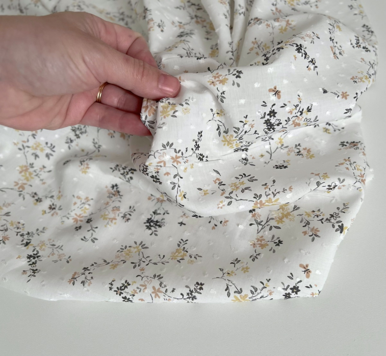 Coline - Plumetis de coton parme imprimé fleuri gris moutarde Tissus issus de l'agriculture biologique  - 6