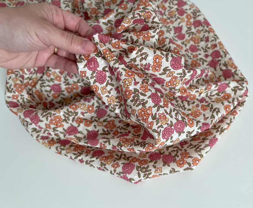 Néolie - Plumetis de coton parme imprimé fleuri rose, orange, jaune, vert Tissus issus de l'agriculture biologique  - 5