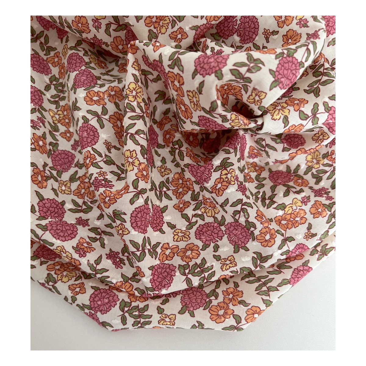 Néolie - Plumetis de coton parme imprimé fleuri rose, orange, jaune, vert Tissus issus de l'agriculture biologique  - 2