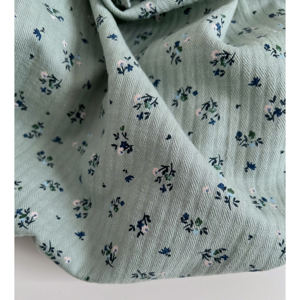 Margot - Seersucker / Coton gaufré doux vert menthe motif fleuri Batikou - 6